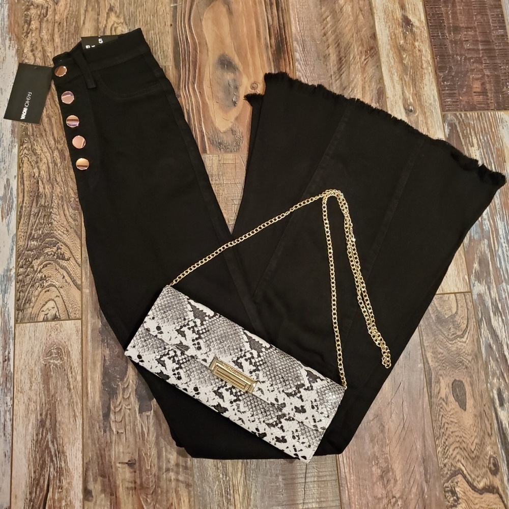 Fashion Nova Flare - Bell Bottom High Waist Jeans